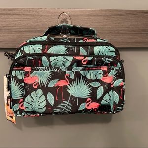 New lug scoop crossbody bag. Flamingo black
